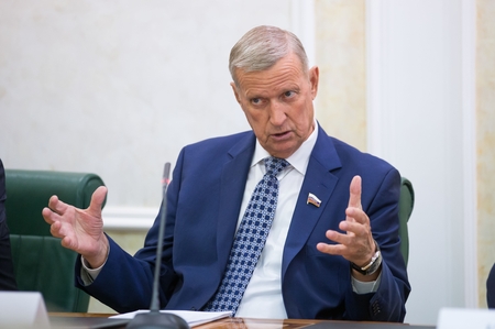 Г. Горбунов Совместное заседание Комитетов СФ по конституционному законодательству и государственному строительству и по аграрно-продовольственной политике и природопользованию