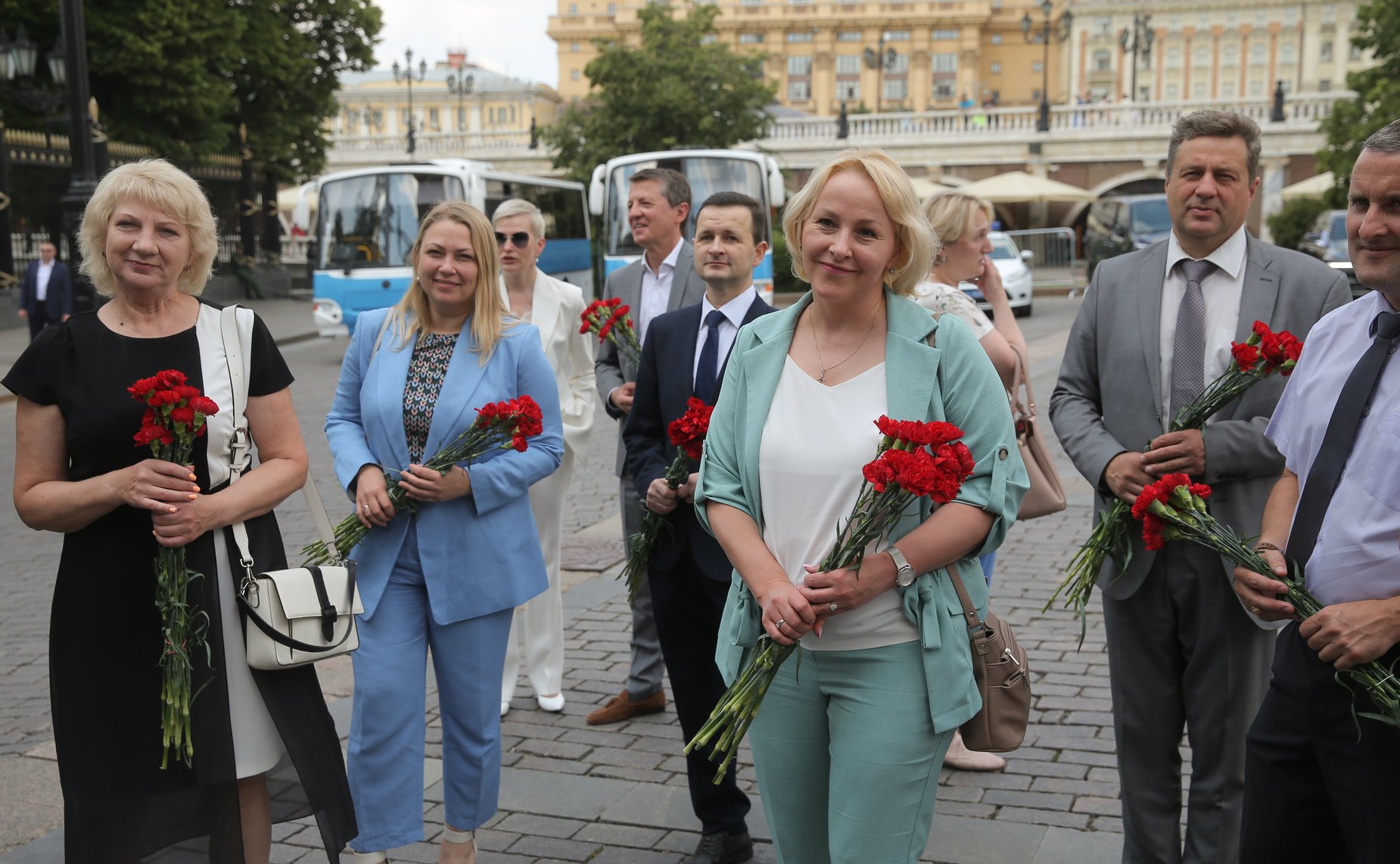 Участие сенаторов РФ в торжественной церемонии возложения венка от Посольства Республики Беларусь в РФ к Могиле неизвестного Солдата и цветов к мемориалам Город-Герой Минск и Брестская Крепость — Герой