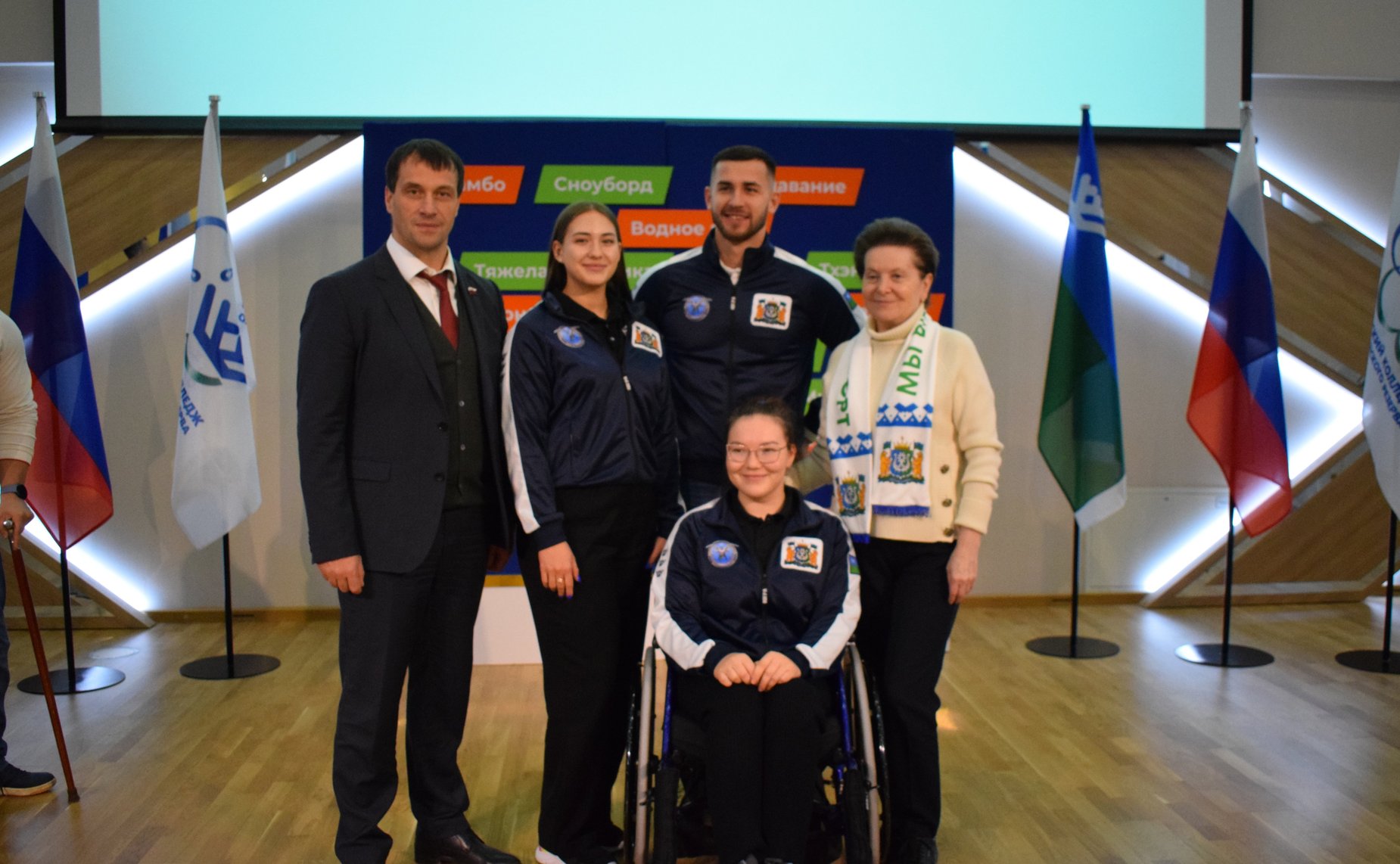 Эдуард Исаков принял участие в торжественных мероприятиях с чемпионами Летних Игр Паралимпийцев и открыл в регионе Международный инклюзивный турнир по жиму лежа «Кубок чемпионов»