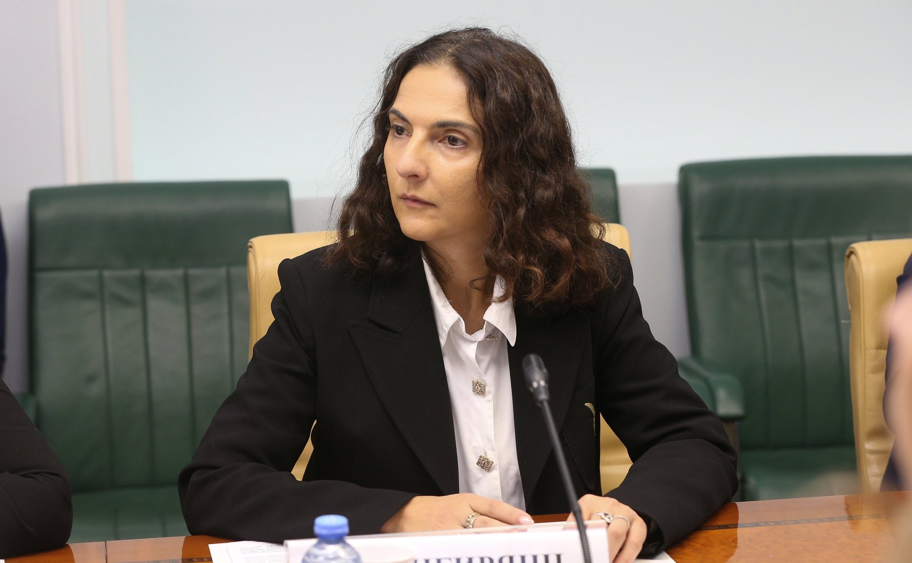 Заседание «круглого стола» с участием членов Палаты молодых законодателей