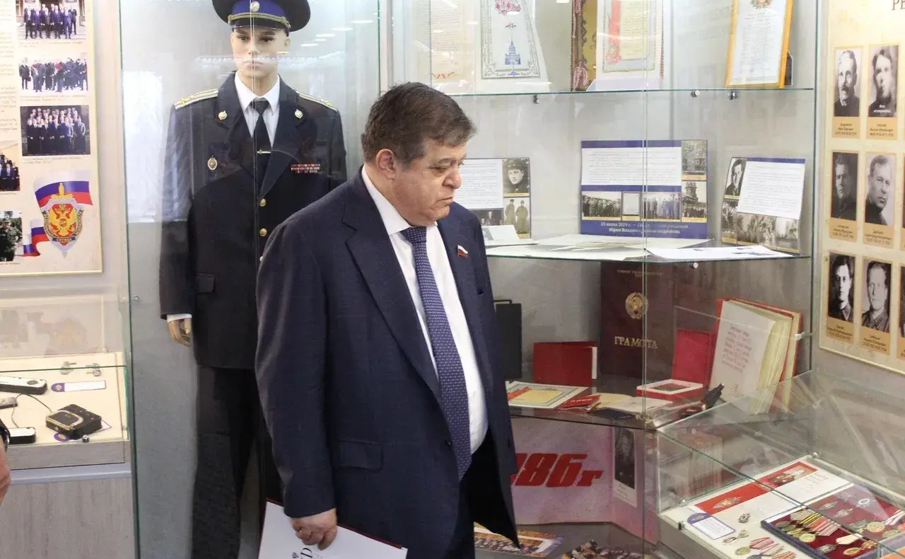 Владимир Джабаров посетил музей УФСБ России по Республике Коми