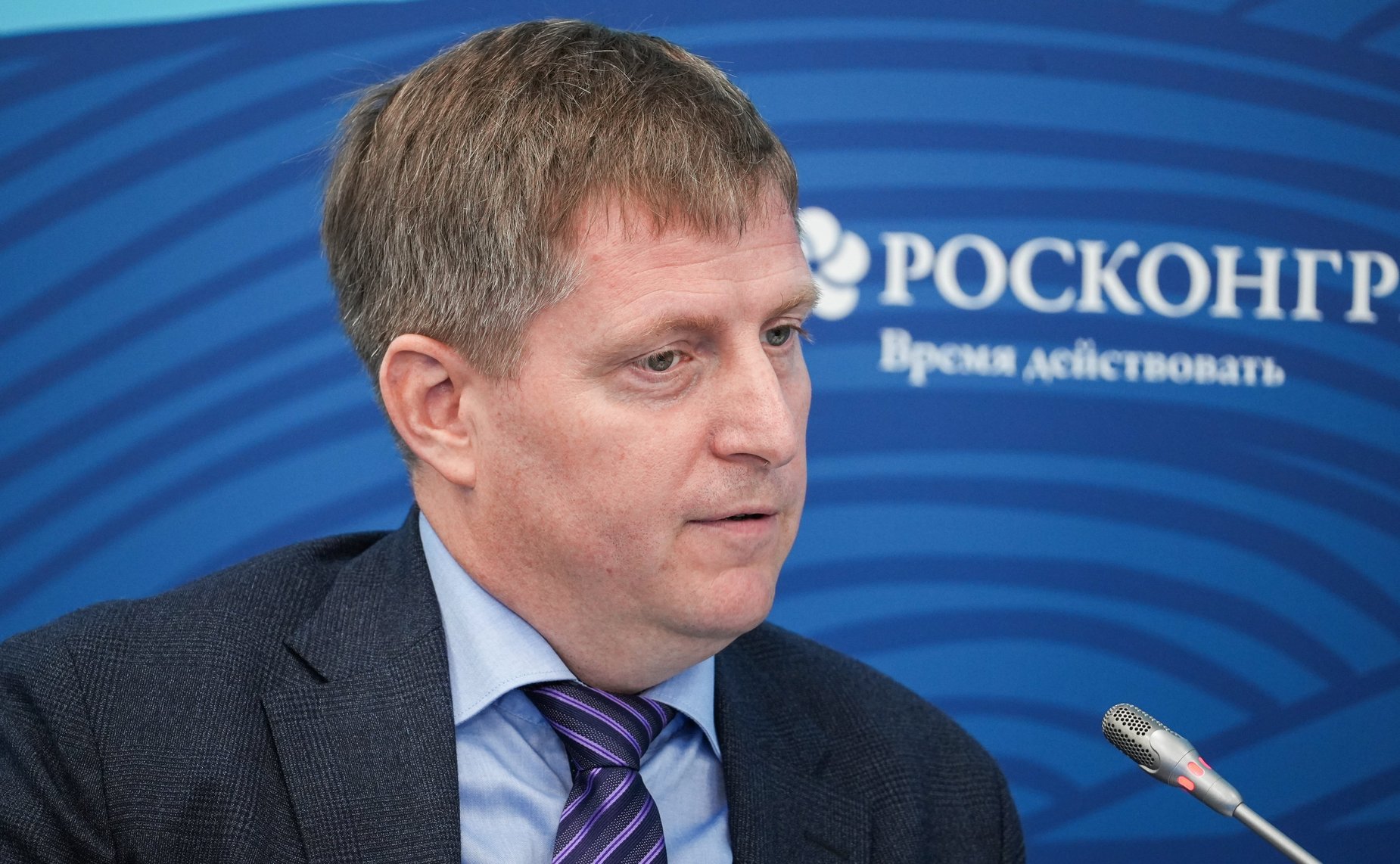 Сессия «Система управления северным завозом: новая реальность». Сенаторы принимают участие в VIII Восточном экономическом форуме