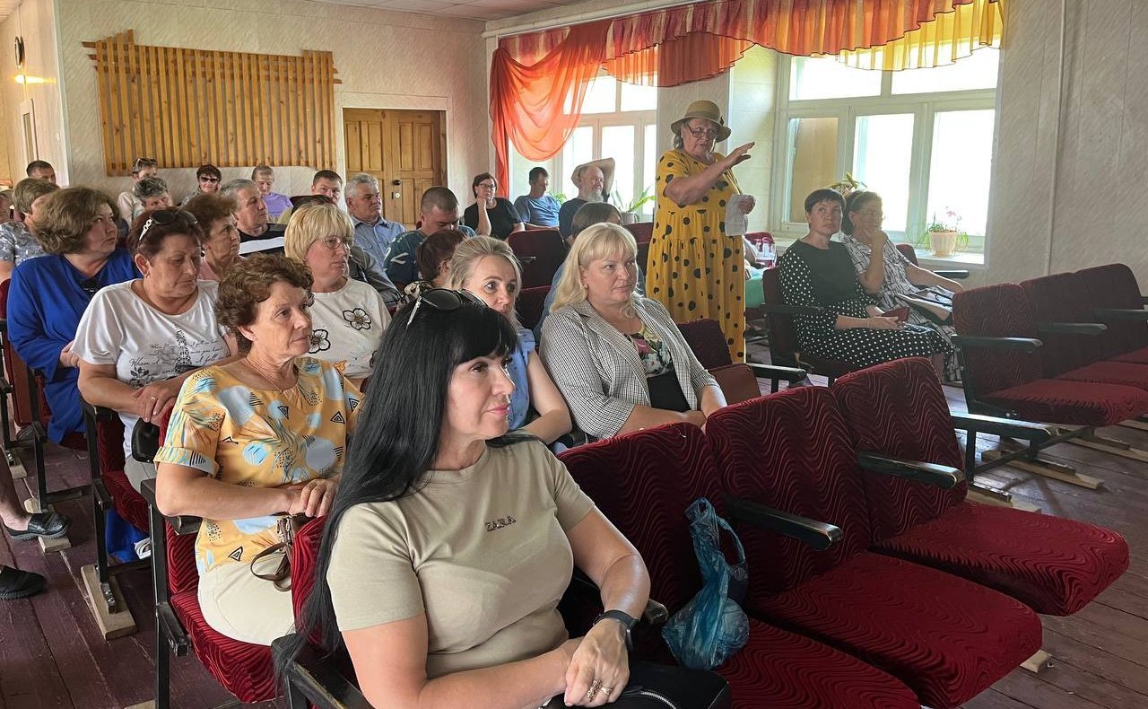 Татьяна Гигель в ходе рабочей командировки по региону приняла участие во встречах с жителями Чойского района — сел Уймень, Веселая Сейка и Каракокша
