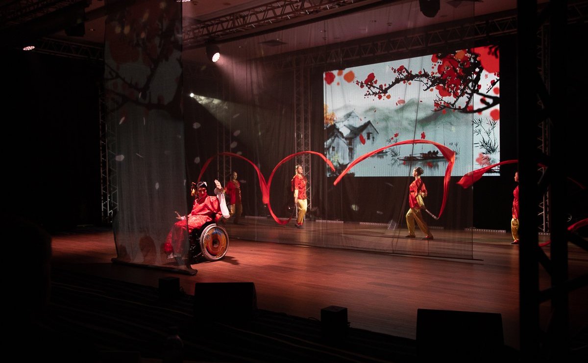 Маргарита Павлова и Дина Оюн приняли участие в социально-культурном проекте, направленном на поддержку девушек с ограниченными возможностями здоровья