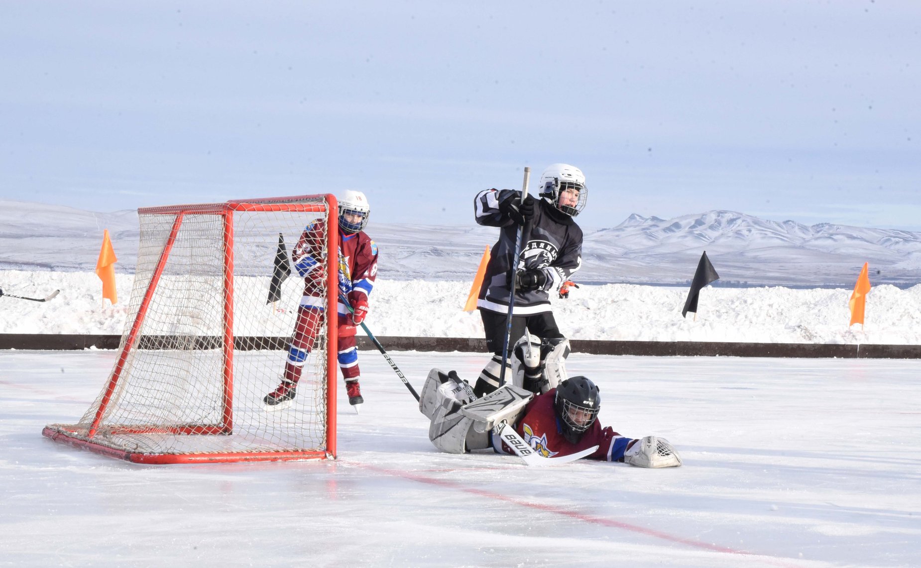 Открытие хоккейного турнира на территории курорта «Озеро Шира»