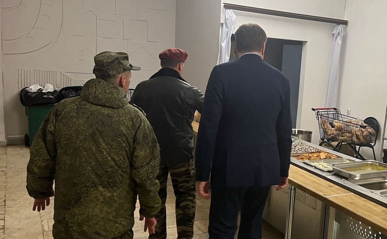 Александр Савин посетил в Ногинске центр подготовки призванных в рамках частичной мобилизации жителей Калужской области