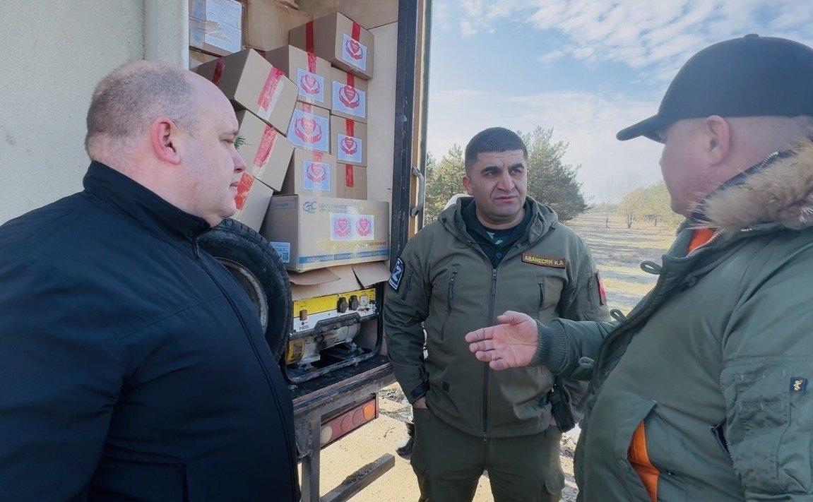 Игорь Кастюкевич оказал содействие в доставке в регион партии гуманитарного груза, состоящего из продуктов питания, воды, одежды, медикаментов и автомобилей