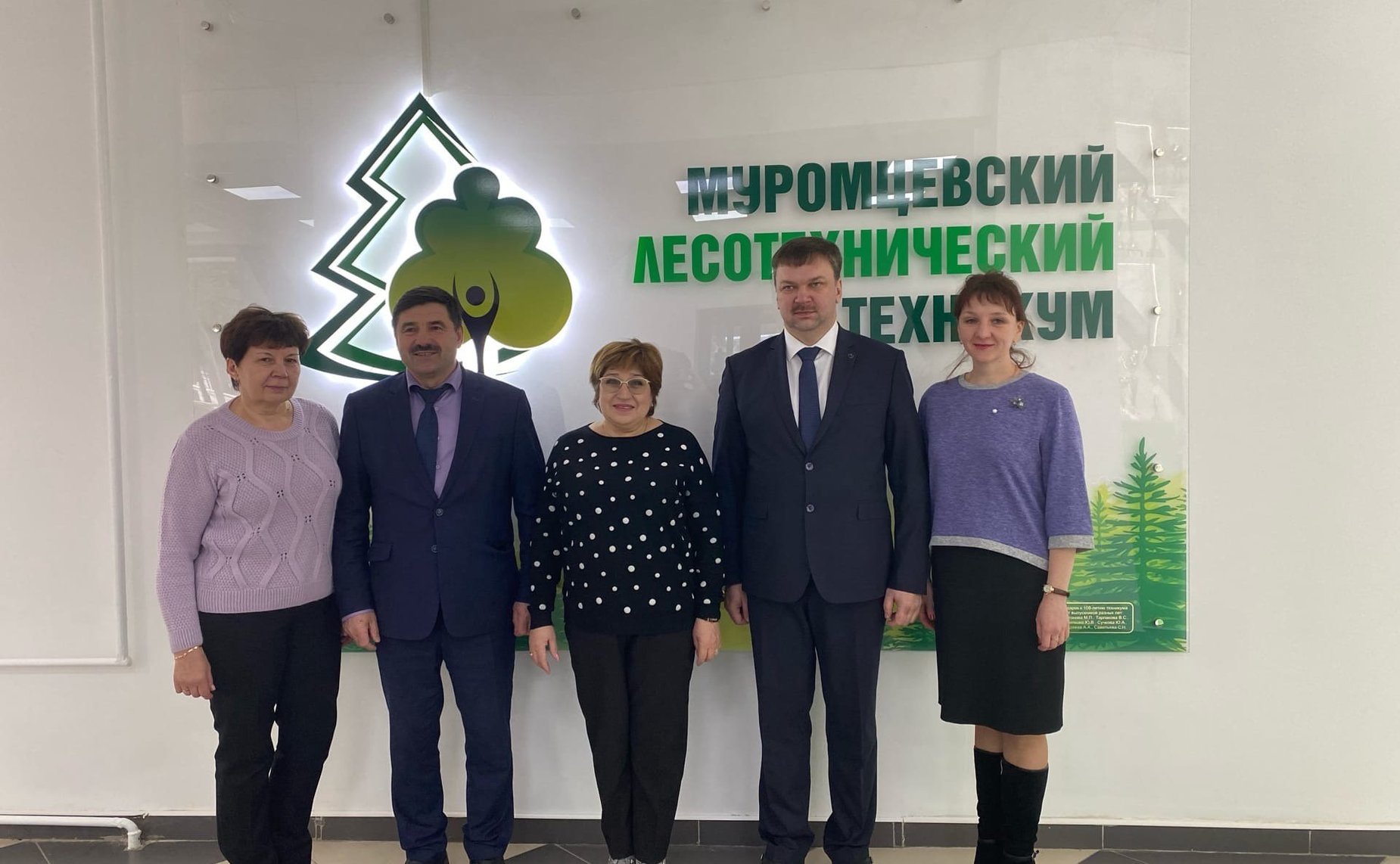 Ольга Хохлова проверила условия проживания мариупольцев в Муромцево