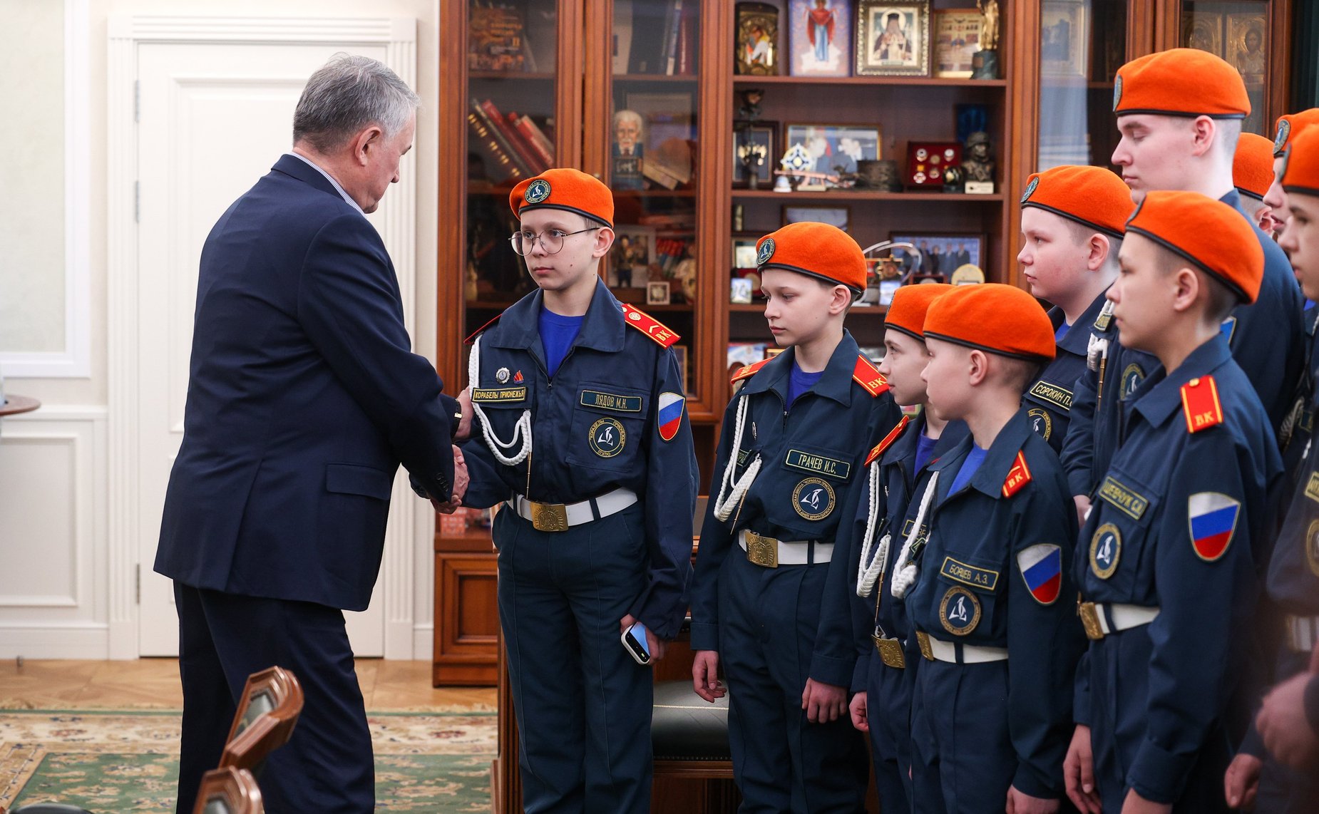 Встреча заместителя Председателя Совета Федерации Юрия Воробьева с кадетами Образовательного центра-кадетской школы «Корабелы Прионежья»