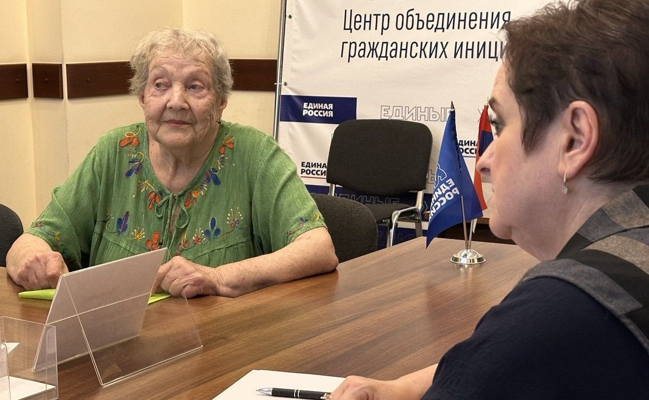 Лариса Мельник провела очередной приём граждан региона