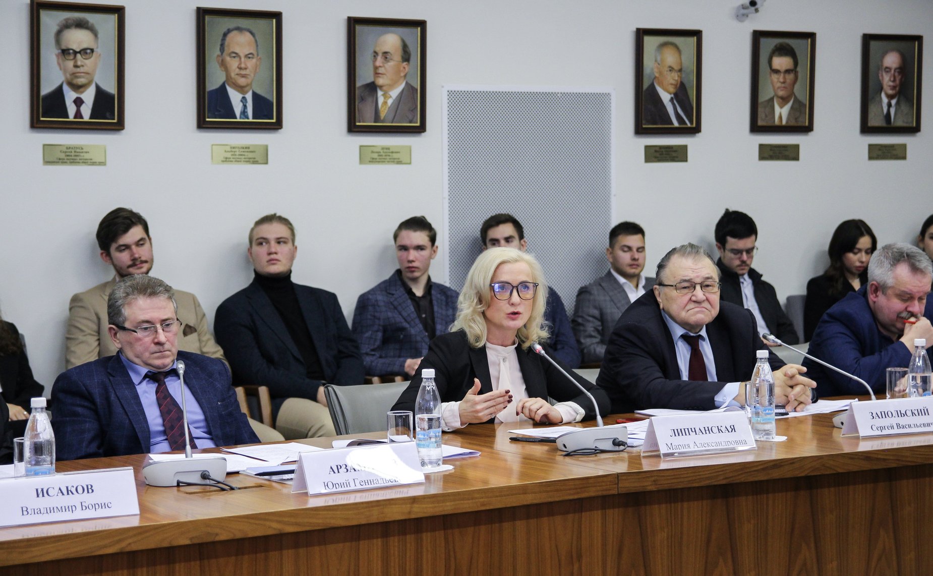 Парламентские слушания на тему «Нормативно-правовое проектирование в законодательном процессе»