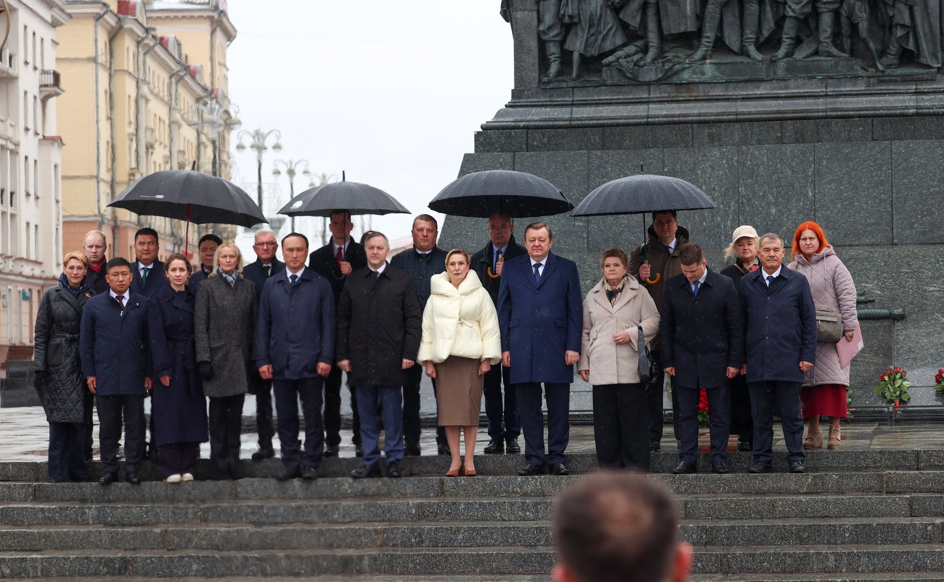 Заместитель Председателя Совета Федерации Инна Святенко приняла участие в Торжественном возложении цветов и венков к Монументу Победы