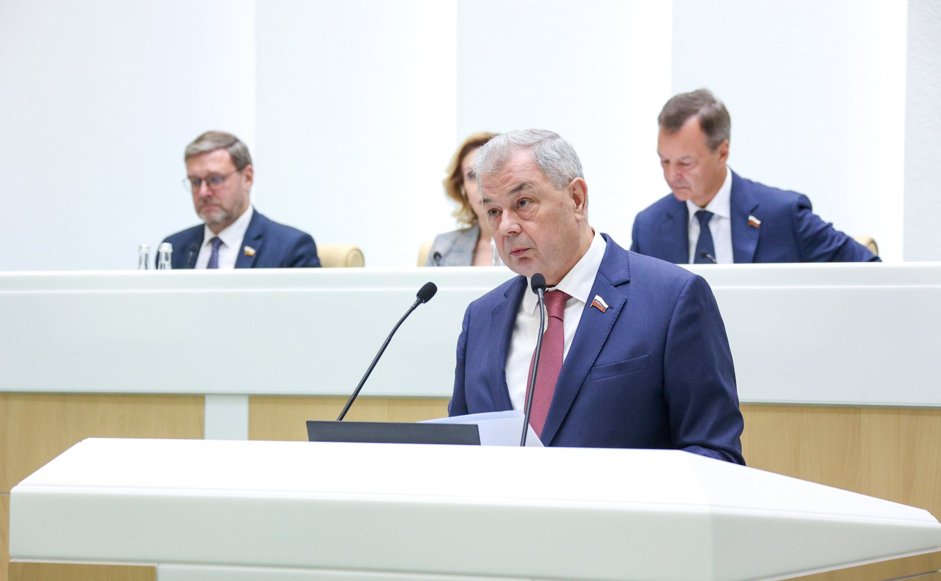 Анатолий Артамонов