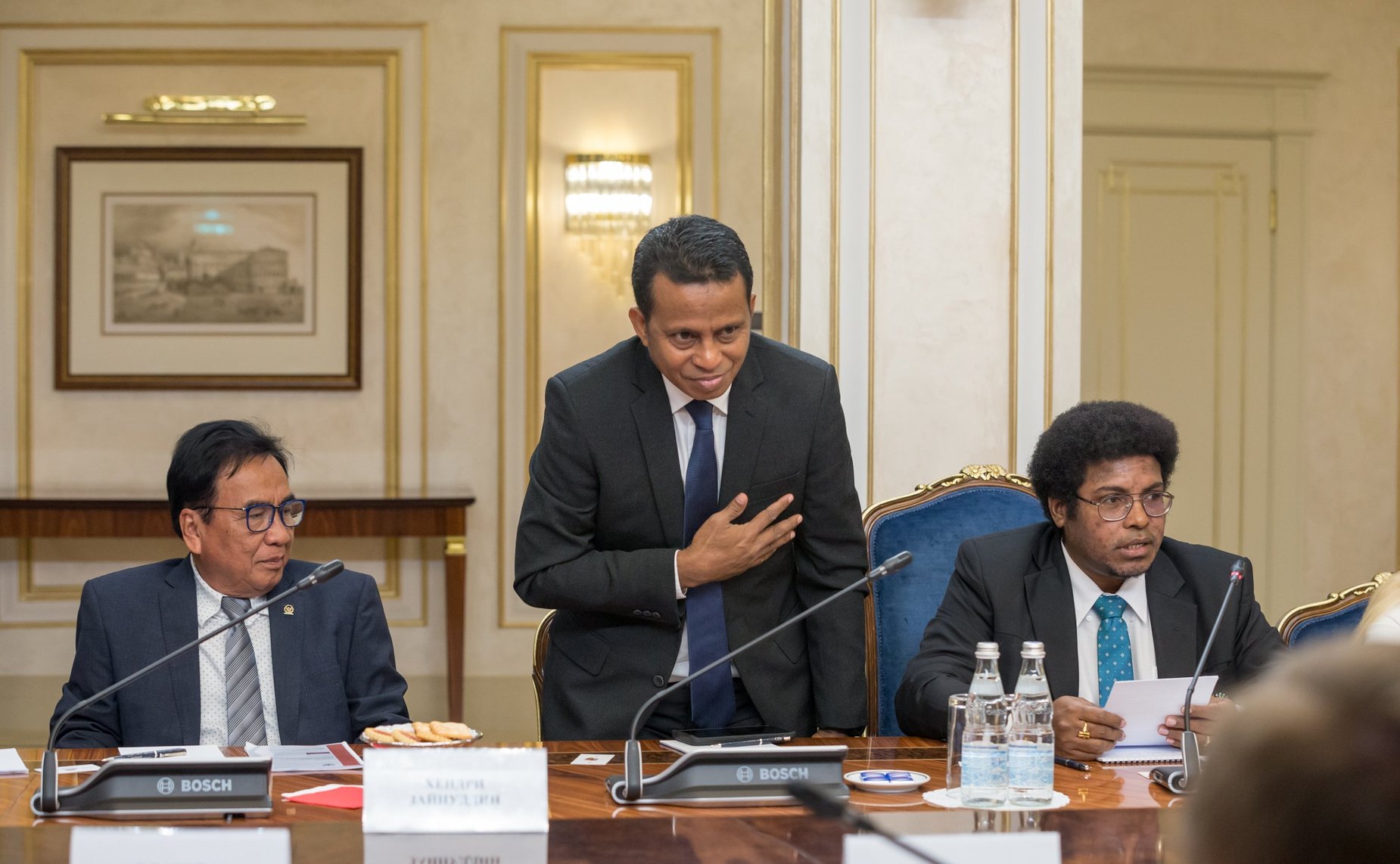 Встреча Вячеслава Тимченко с председателем Почетного собрания Совета представителей регионов Республики Индонезии Мервином Садипуном Комбером