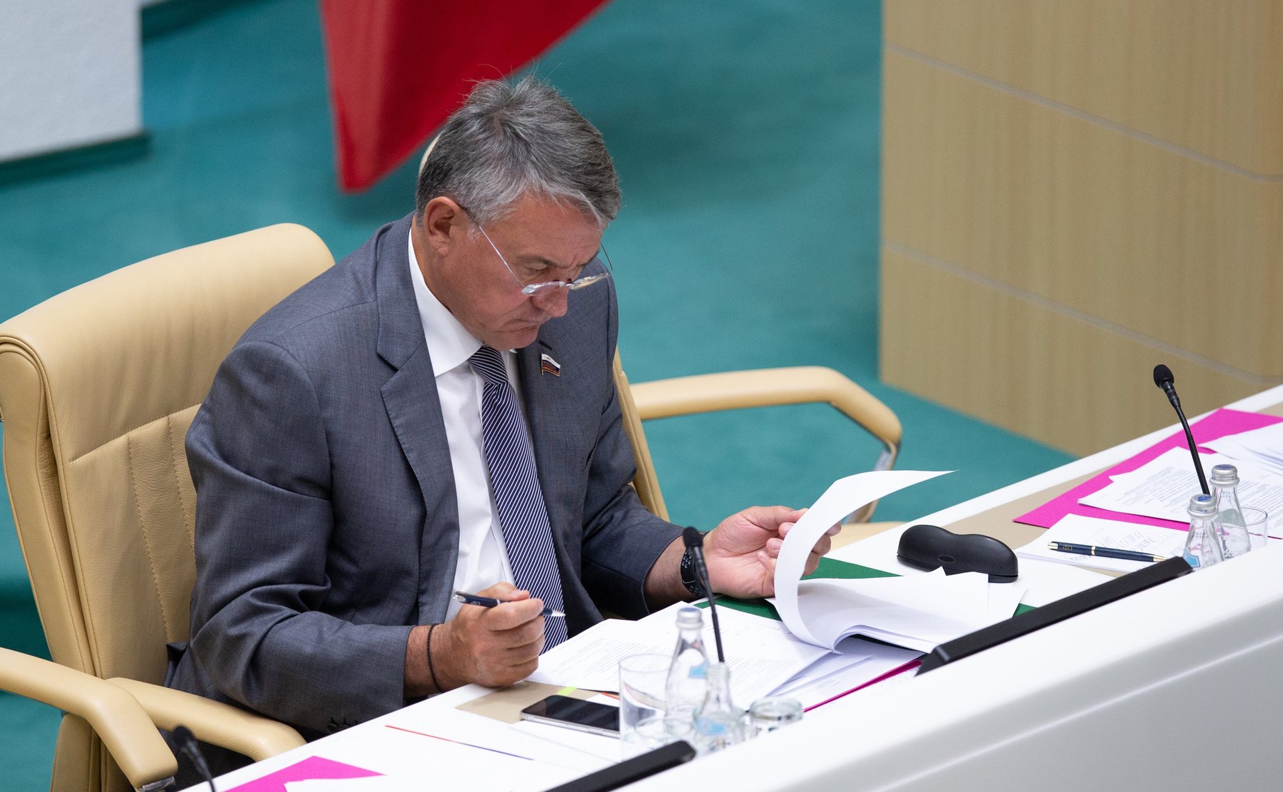 Ю. Воробьев