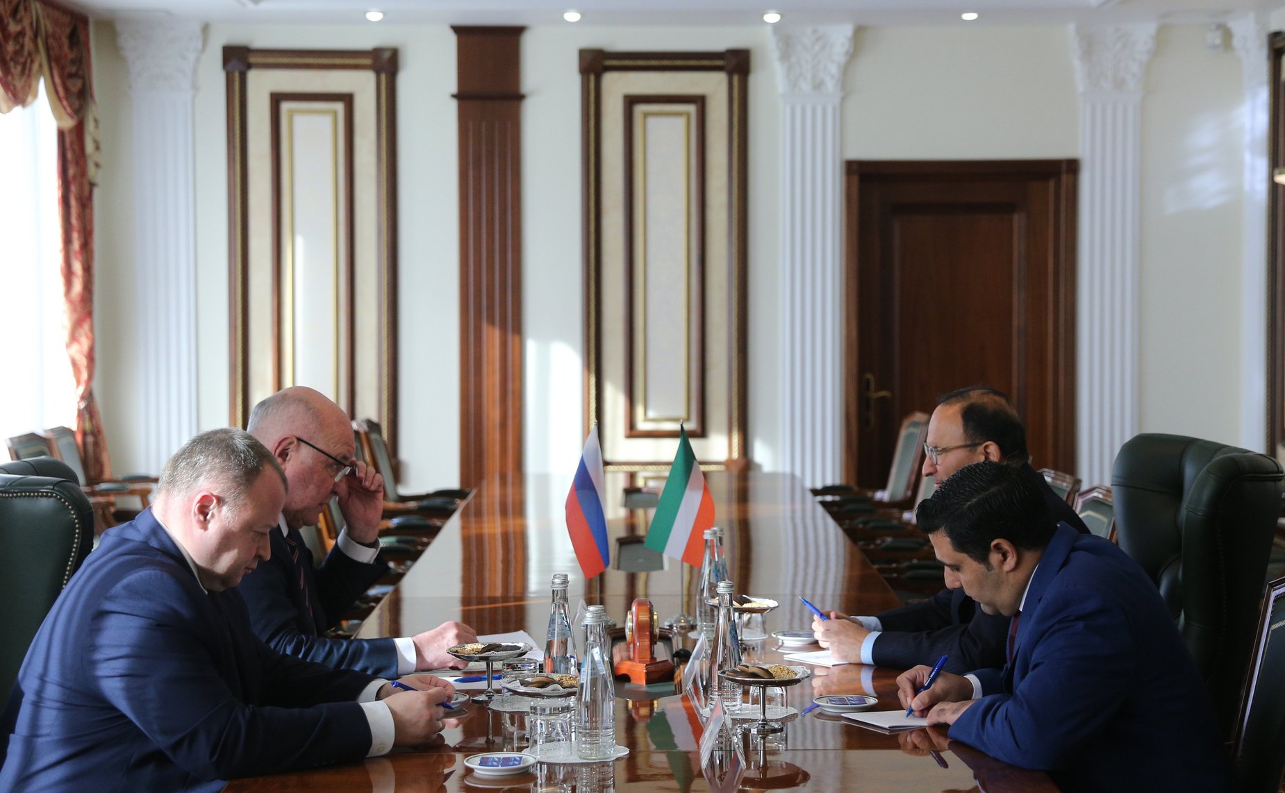 Встреча председателя Комитета Совета Федерации по международным делам Григория Карасина с Чрезвычайным и Полномочным Послом Государства Кувейт в РФ