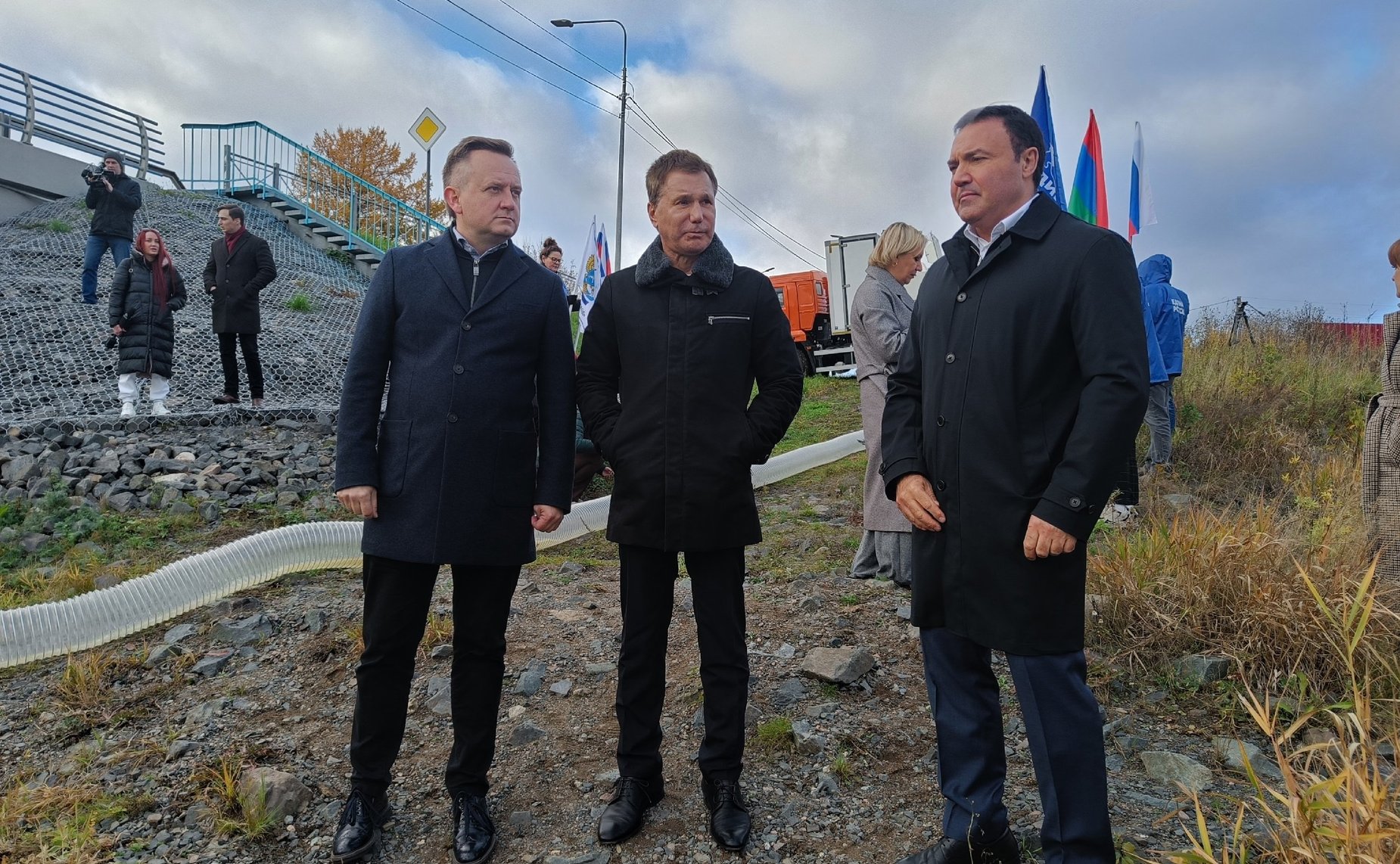 Игорь Зубарев принял участие в выпуске в реку Шуя дополнительной партии молоди краснокнижной рыбы