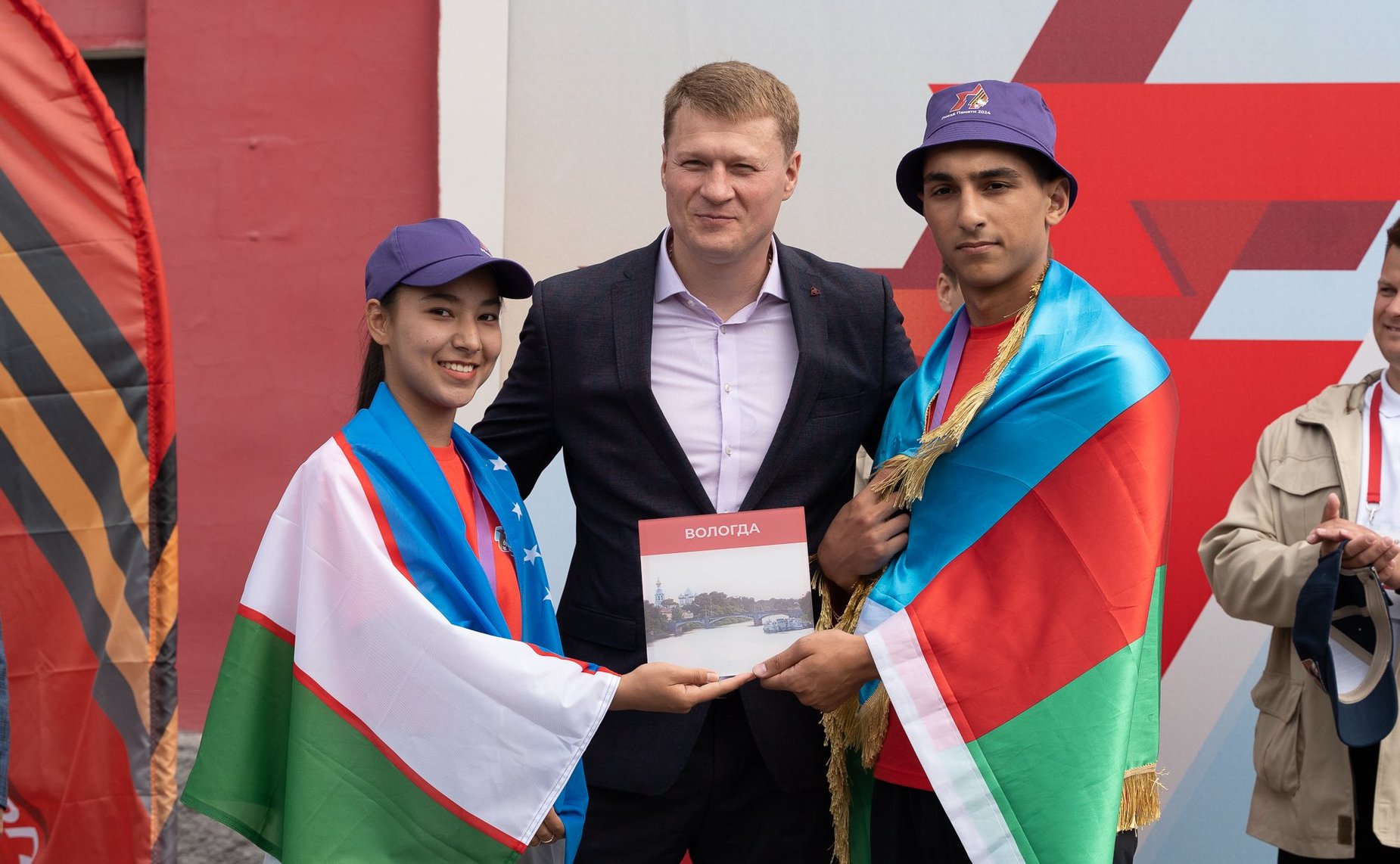 Вологда приветствовала участников культурно-образовательного проекта «Поезд Памяти» (фото Фонд культурное пространство)