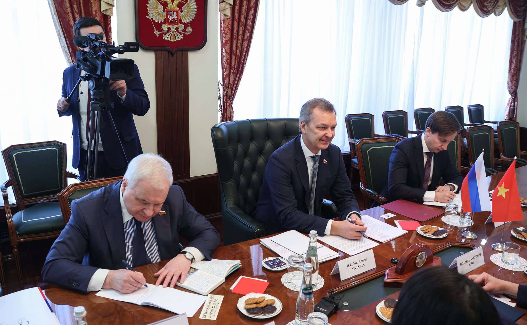 Встреча первого заместителя Председателя СФ Андрея Яцкина с Чрезвычайным и Полномочным Послом Социалистической Республики Вьетнам в Российской Федерации