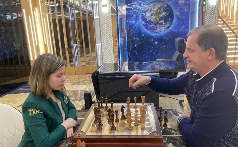 Шахматистка из Екатеринбурга завоевала золото в составе женской сборной на чемпионате мира