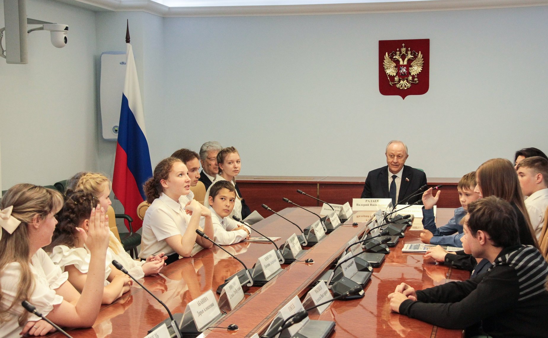 Валерий Радаев наградил победителей седьмого Всероссийского школы-конкурса «Портрет твоего края» 2023 года из Саратовской области и г. Москвы