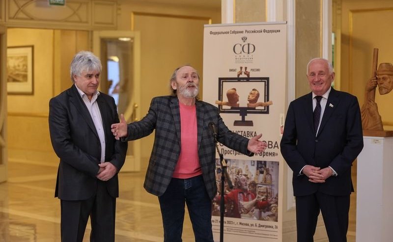 Виктор Кресс представил персональную выставку известного томского скульптора Леонтия Усова