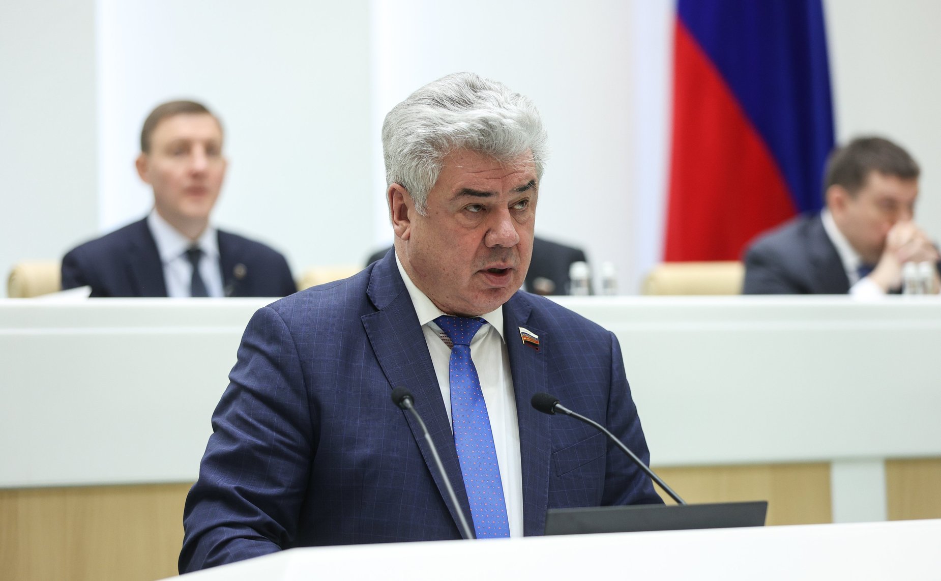 Виктор Бондарев