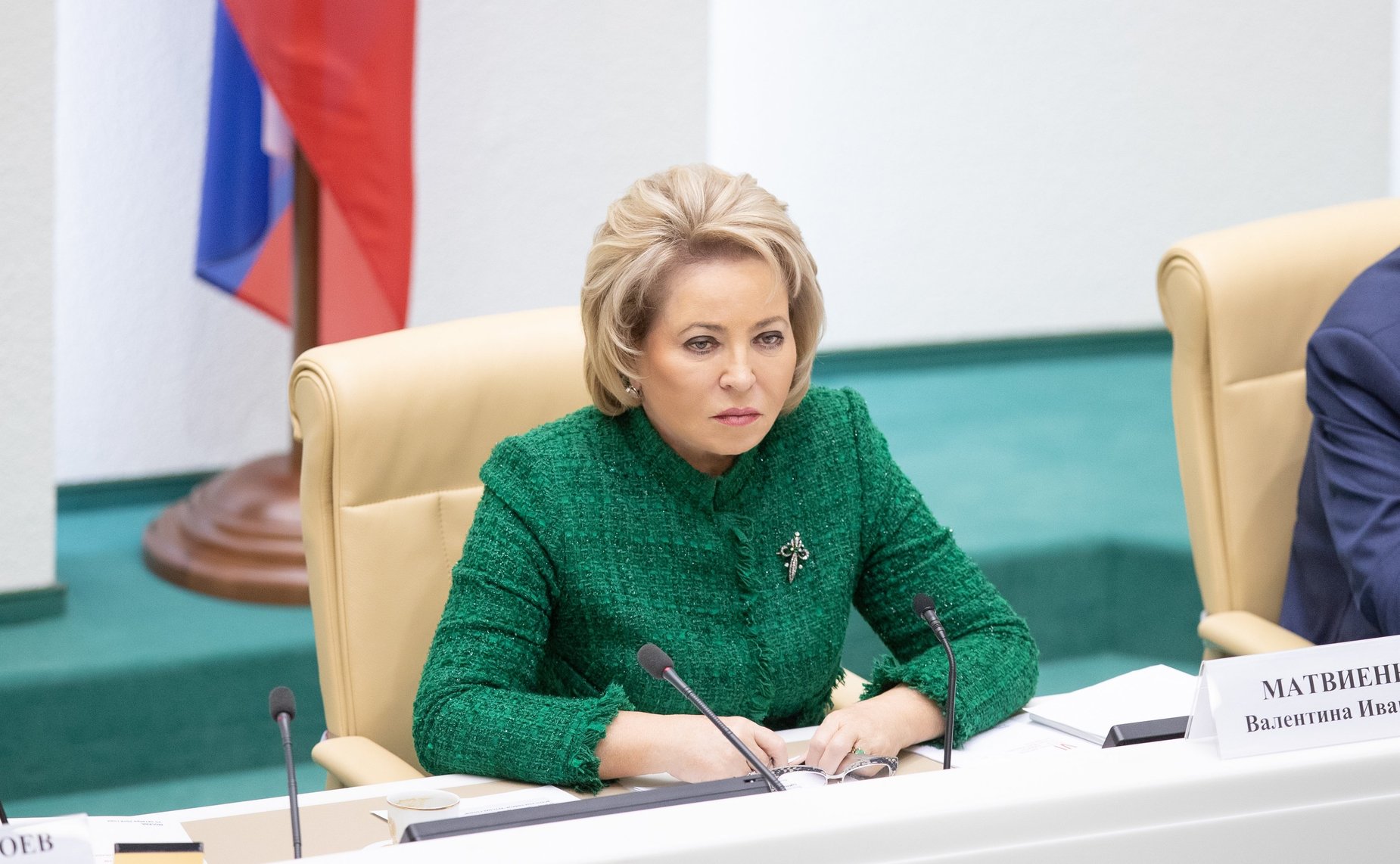 В. Матвиенко