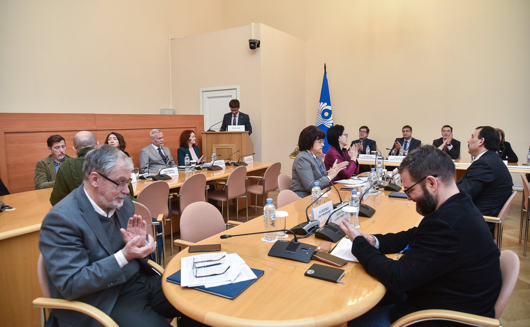 Круглый стол на тему «Русский язык – язык правотворчества в СНГ»