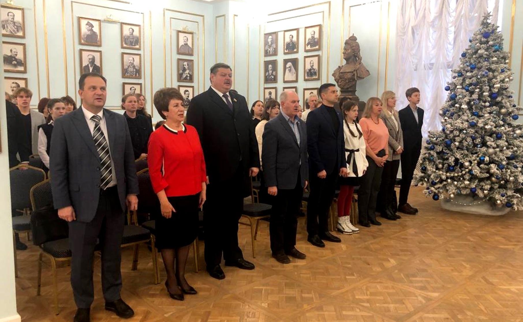 Екатерина Алтабаева и Сергей Колбин наградили победителей детского конкурса «Портрет твоего края»