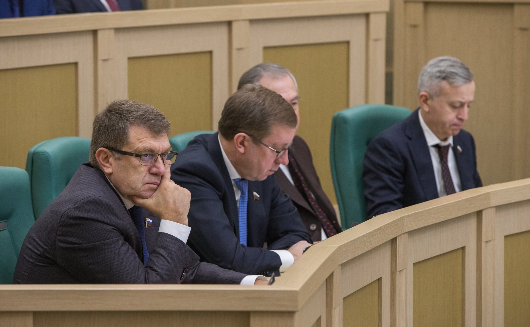 Сенаторы на 405 заседании Совета Федерации