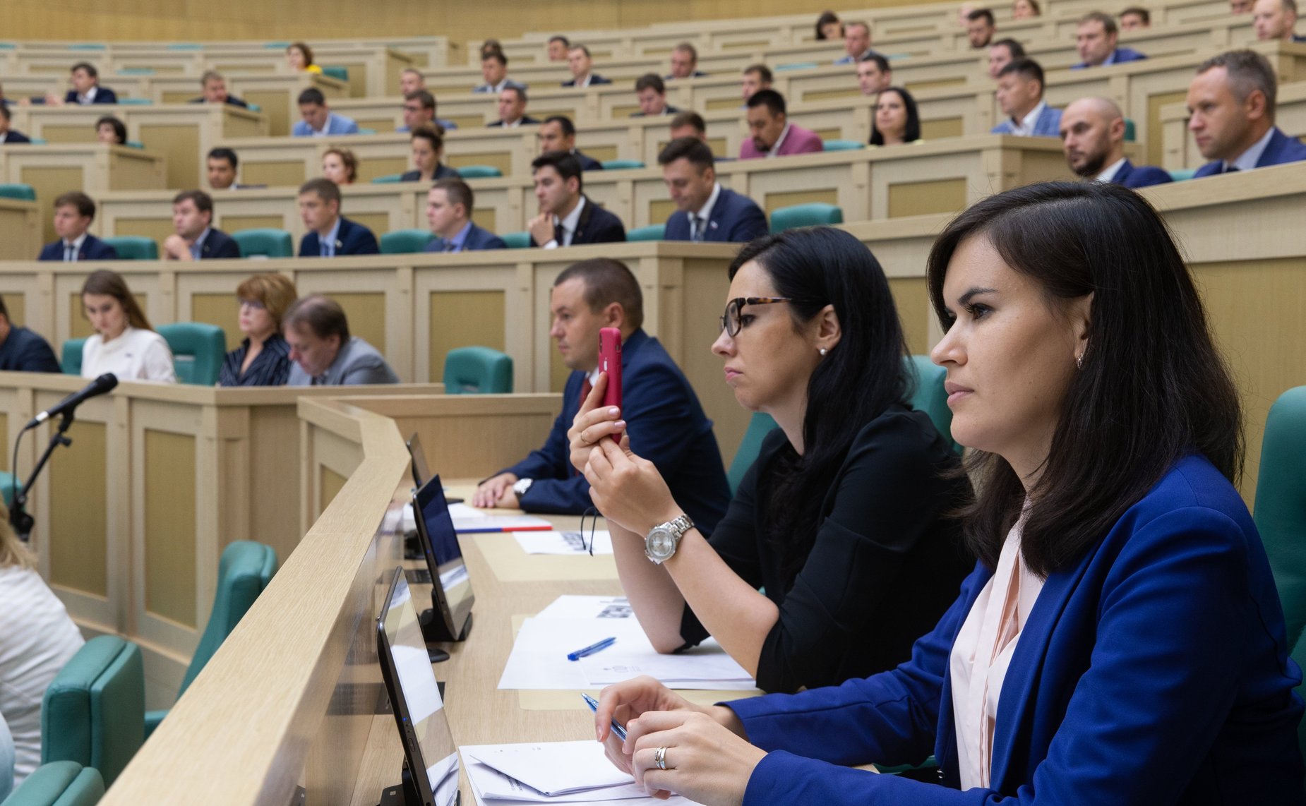 Пленарное заседание Палаты молодых законодателей