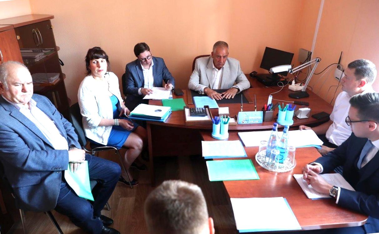 Сергей Митин провел выездное заседание рабочей группы по противодействию незаконному обороту упакованной питьевой воды