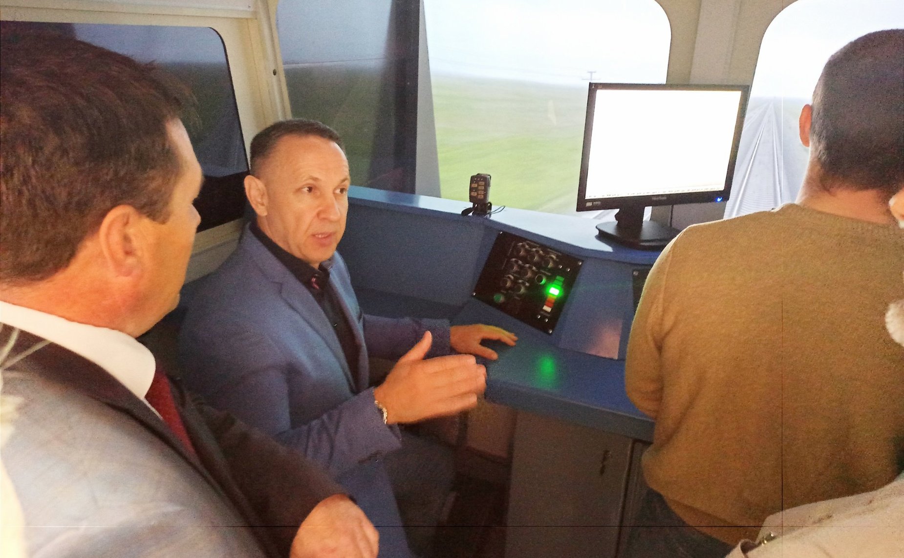 Олег Алексеев ознакомился с работой предприятий Ершовского железнодорожного узла Приволжской железной дороги – сервисного локомотивного депо «Ершовское» и эксплуатационного локомотивного депо Ершов