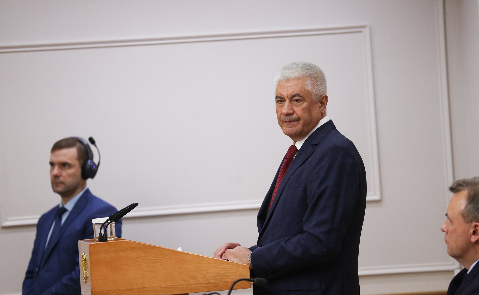 Состоялись консультации комитетов Совета Федерации по предложенной Президентом России кандидатуре на должность Министра внутренних дел РФ