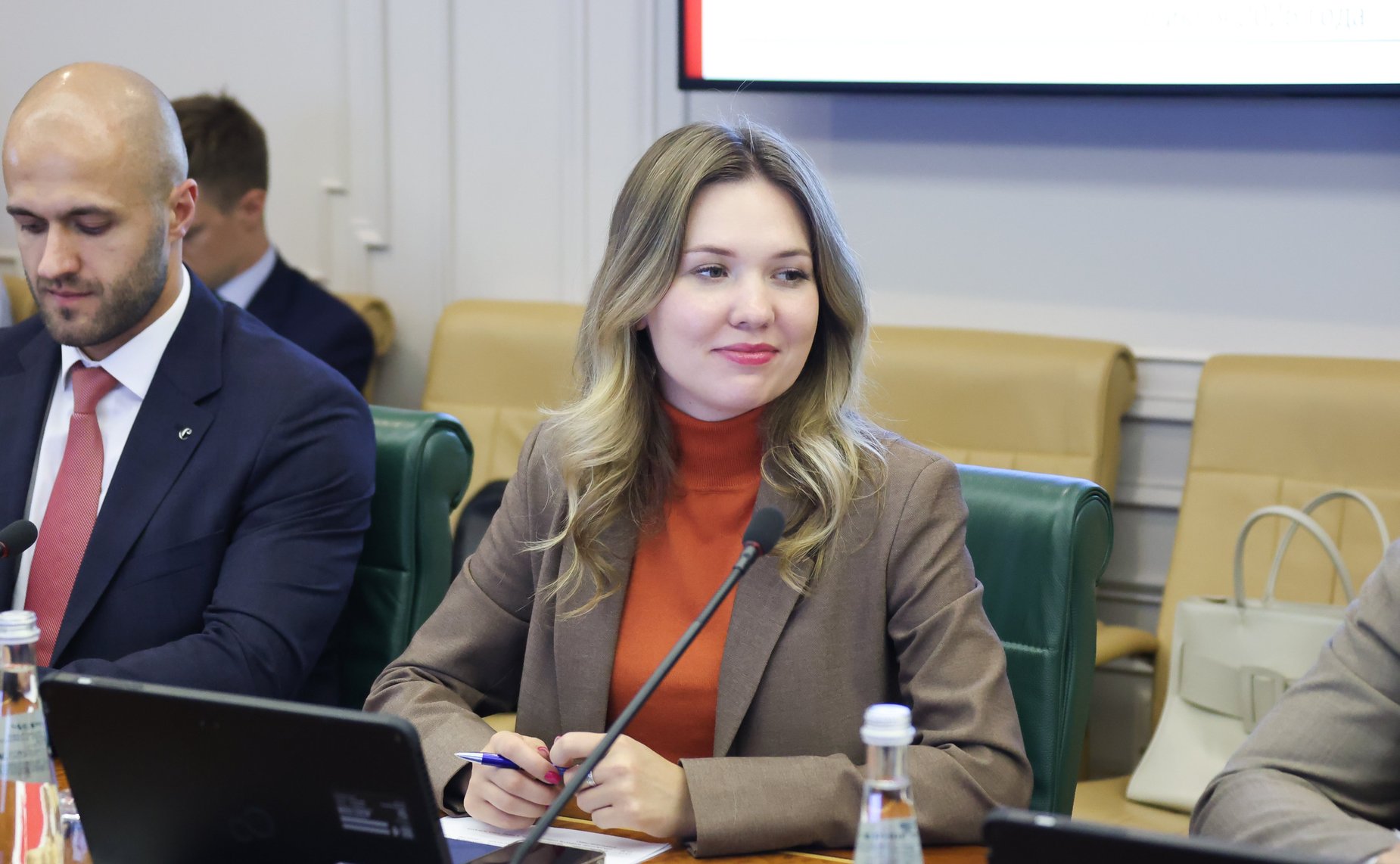 Александр Варфоломеев провел встречу с делегацией Законодательного Собрания Северо-Западной провинции Южно-Африканской Республики при участии Палаты молодых законодателей при Совете Федерации