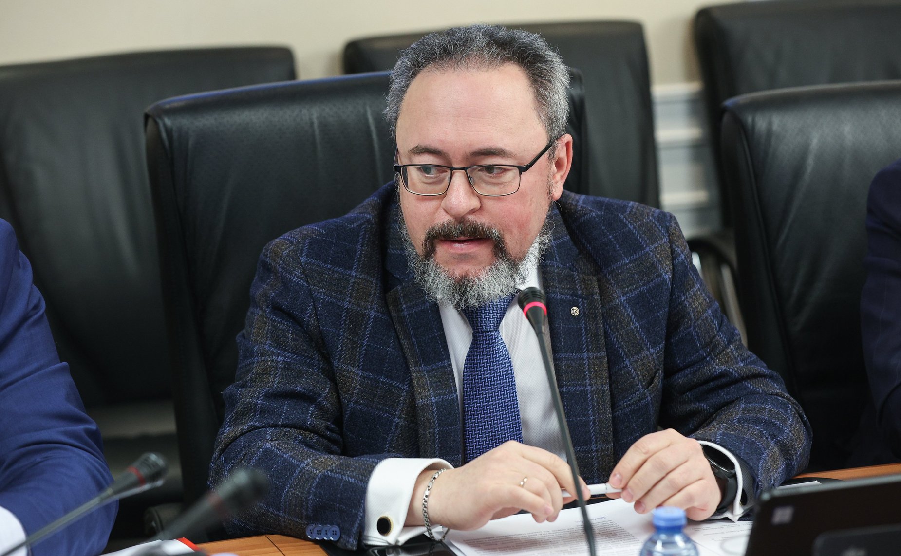 Круглый стол Комитета СФ по бюджету и финансовым рынкам «О влиянии специальных налоговых режимов на развитие предпринимательства в производственной сфере»