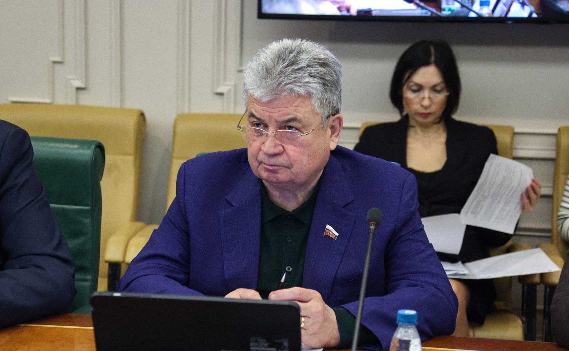 Геннадий Емельянов