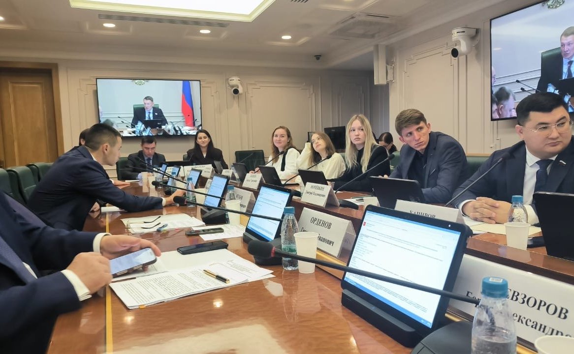 Алексей Кондратенко встретился с молодыми учёными