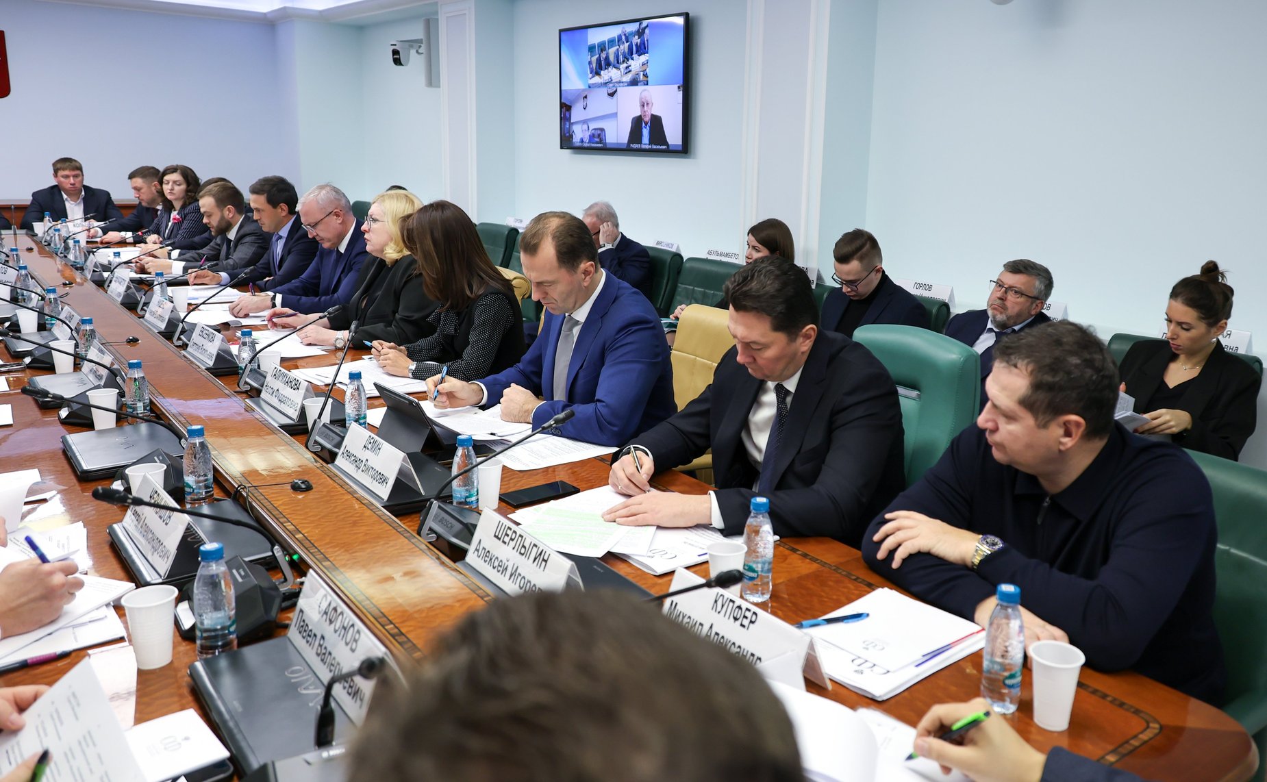 Круглый стол на тему «Актуальные вопросы реализации Плана мероприятий («дорожной карты») по развитию лифтовой отрасли в Российской Федерации»