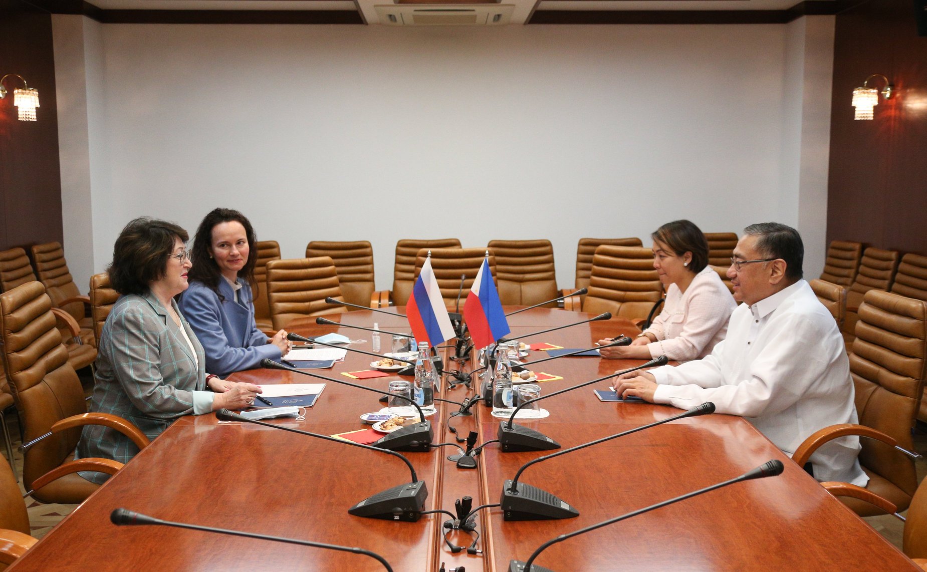 Встреча Людмилы Талабаевой с Чрезвычайным и Полномочным Послом Республики Филиппины в РФ Карлосом Д. Сорретой