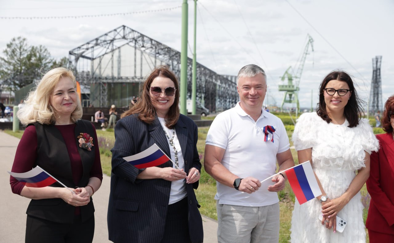 Ольга Щетинина приняла участие в патриотической акции, приуроченной ко Дню России