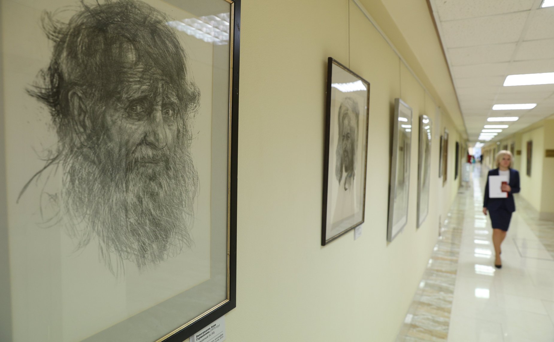 Открытие в Совете Федерации выставки картин, посвященная сюжетам деревенской жизни, народным праздникам и обрядам