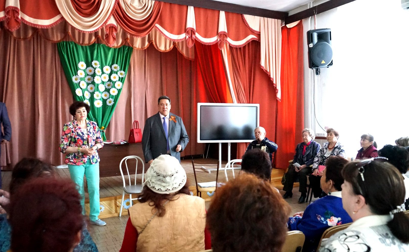 Владимир Полетаев поздравил фронтовиков с Днем Победы