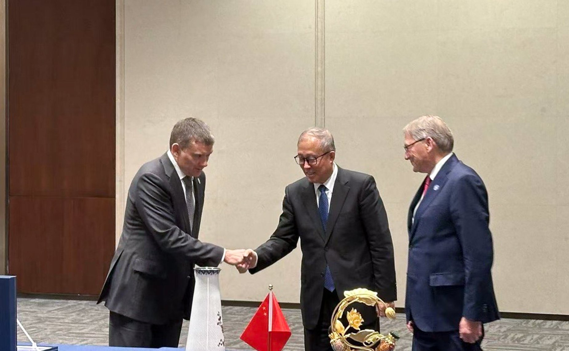 Заместитель Председателя СФ Николай Журавлёв в ходе рабочей поездки в Китайскую Народную Республику принял участие в VI Российско-Китайском форуме предпринимателей