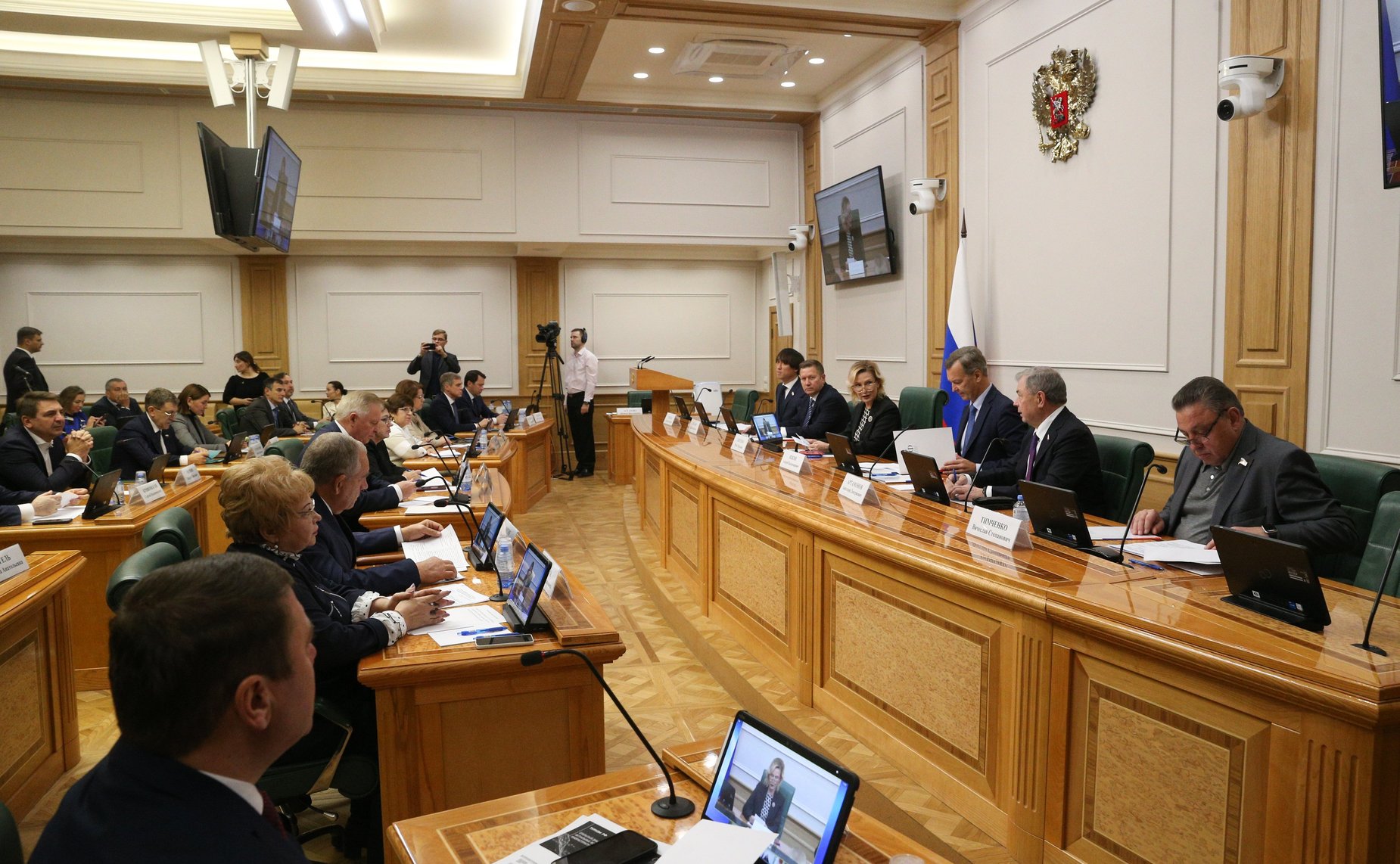 Открытый диалог с генеральным директором АО «Корпорация Туризм.РФ», организованный Комитетом СФ по социальной политике