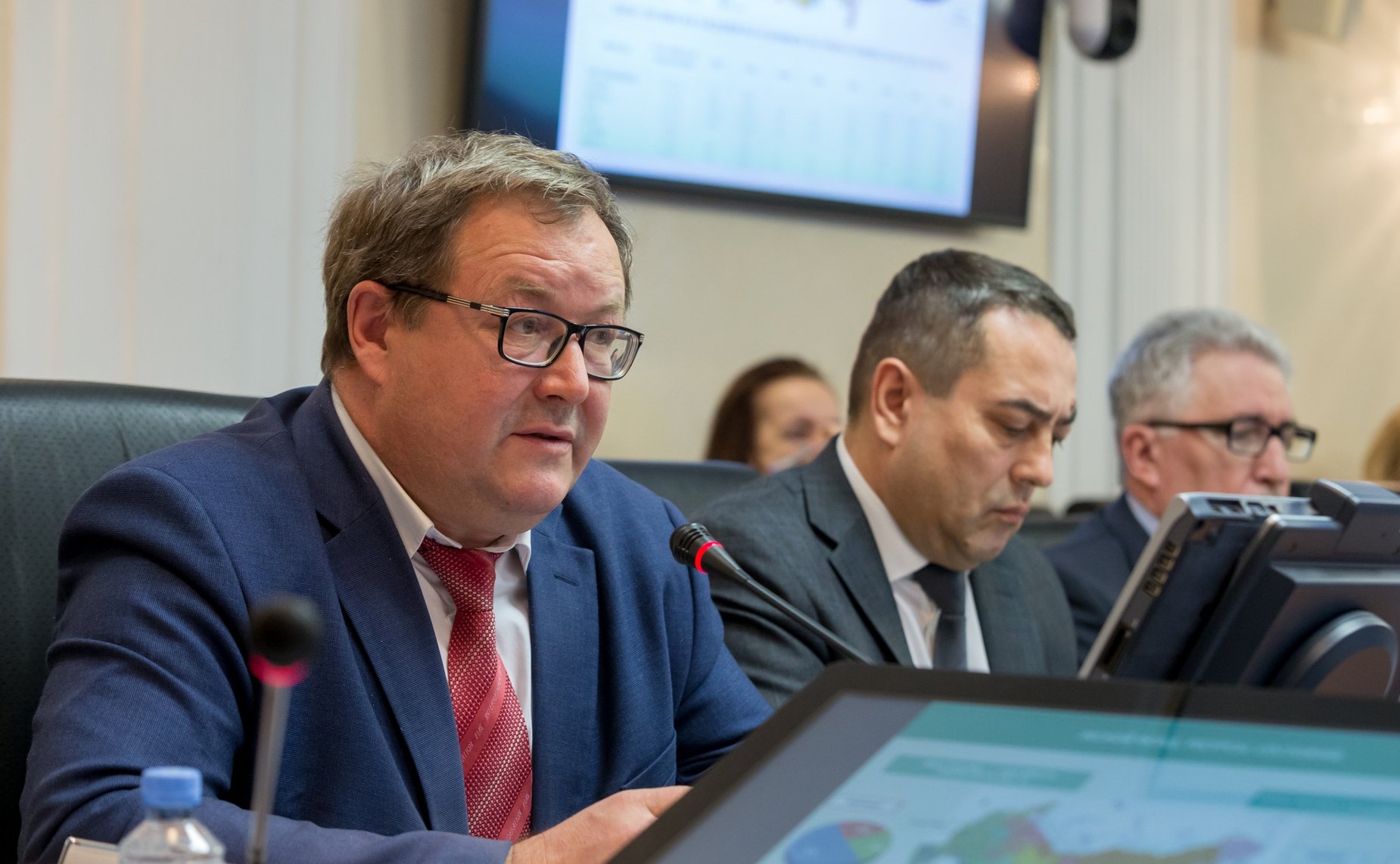 Совещание по вопросу осуществления мероприятий по охране, защите, воспроизводству лесов в связи с запретом на проведение рубок ухода в орехово-промысловых зонах