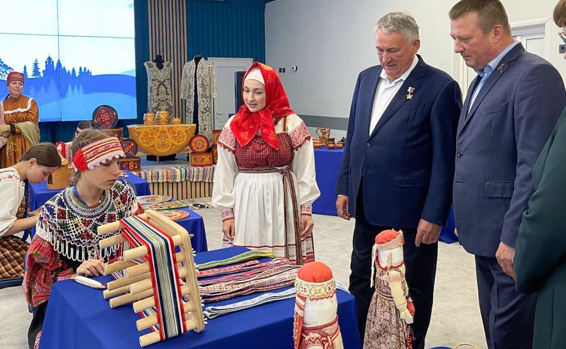 Заместитель Председателя СФ Юрий Воробьев принял участие в мероприятиях юбилейного Х Всероссийского детского фестиваля народной культуры «Наследники традиций»