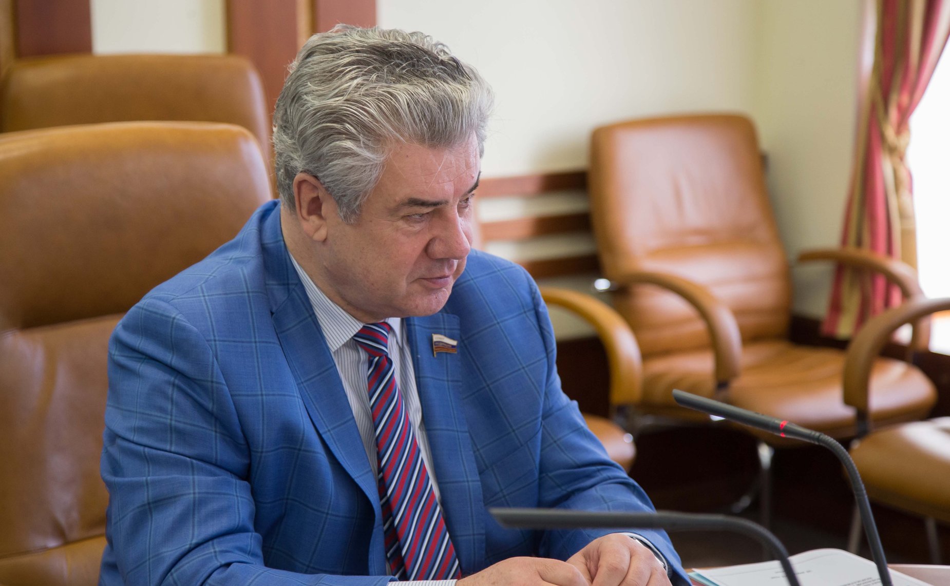 В. Бондарев