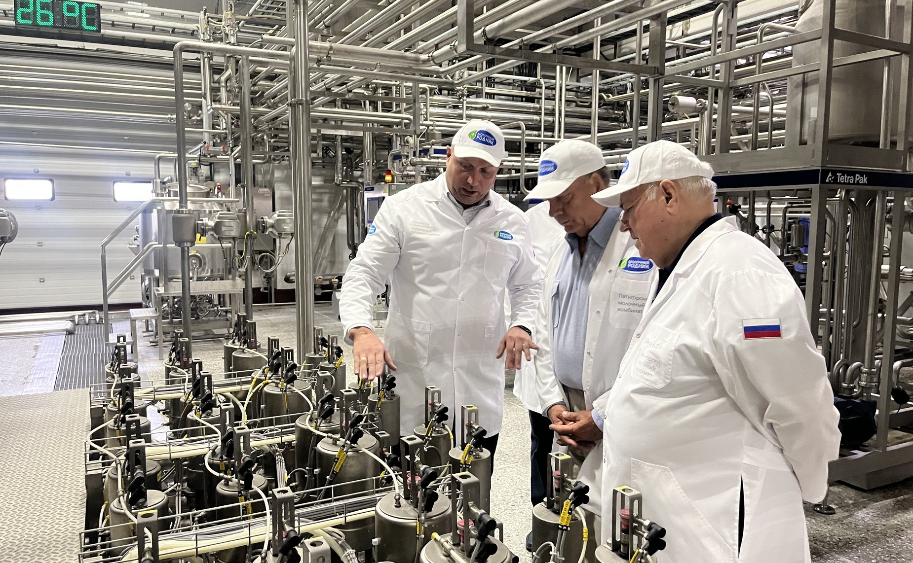 Сергей Митин посетил завод по производству природный минеральной воды и Пятигорский молочный комбинат